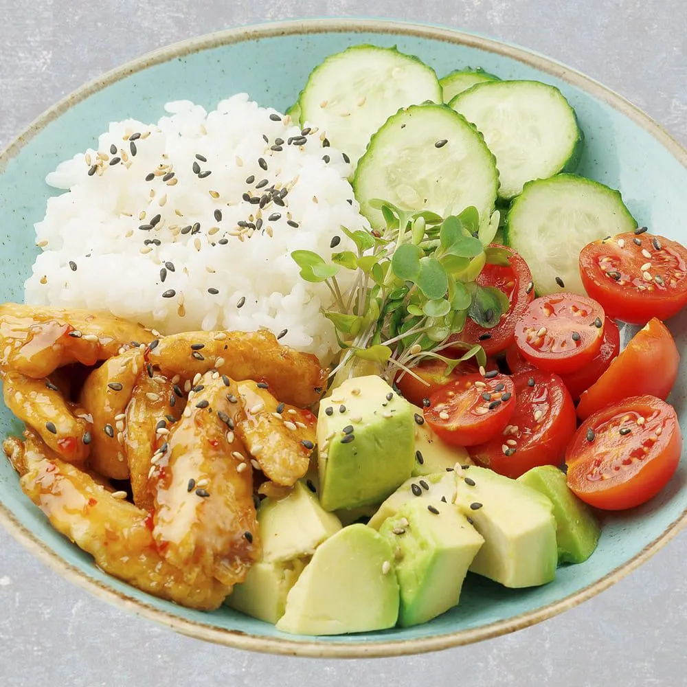 Poke bowl cu pui